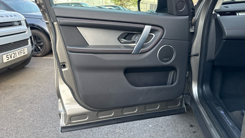 Land Rover Discovery Sport 2.0 D200 R-Dynamic HSE 5dr Auto Diesel Station Wagon